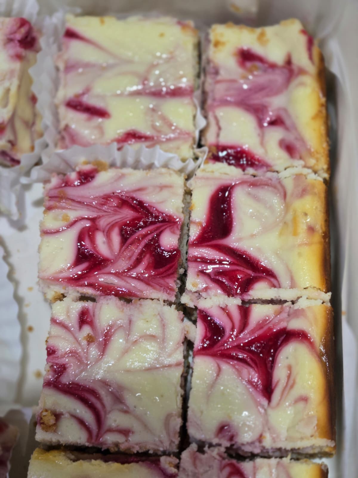 White Chocolate Berry Cheesecake Bars