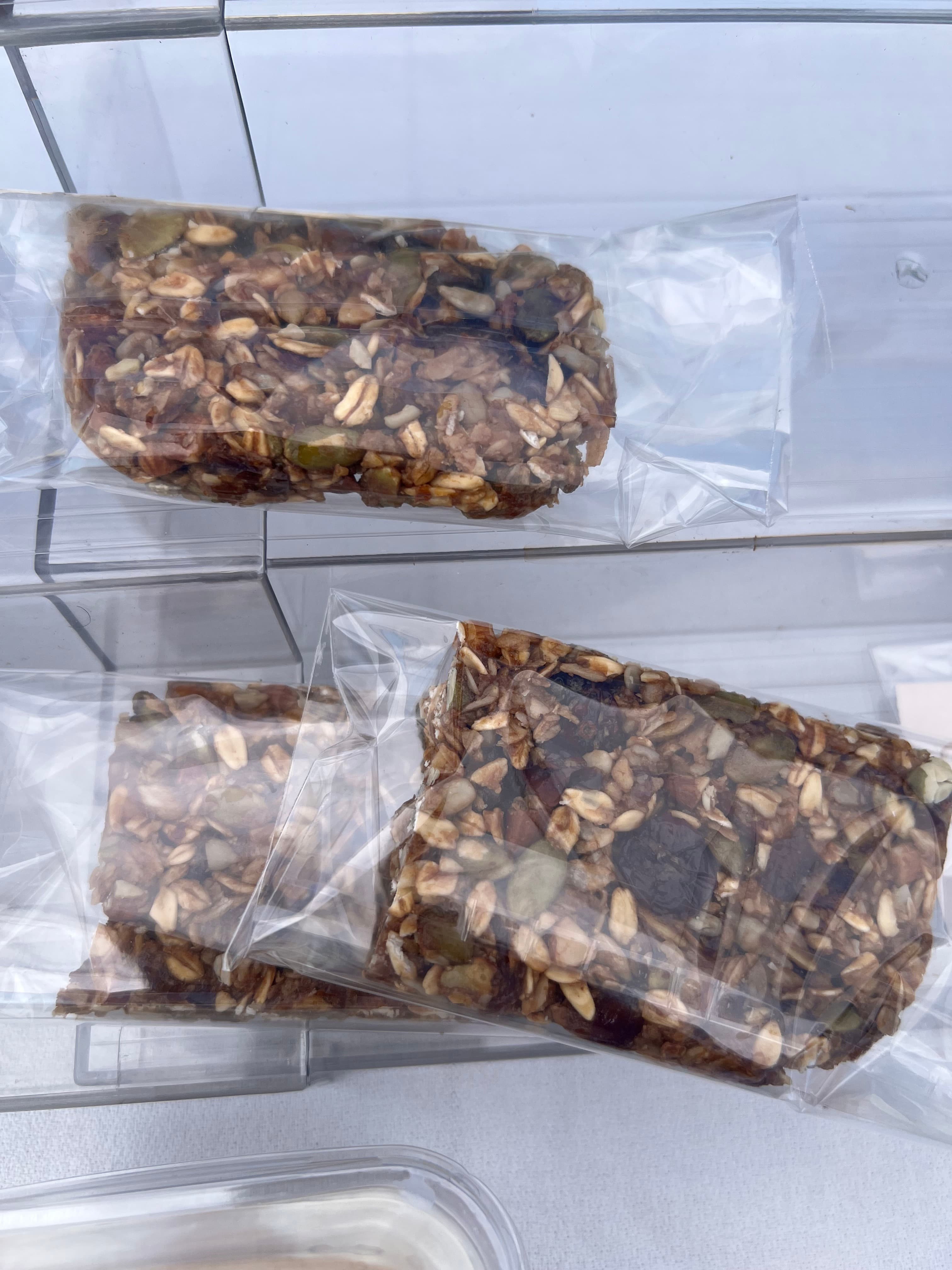 No-bake oat, chocolate, seeds, date energy bars