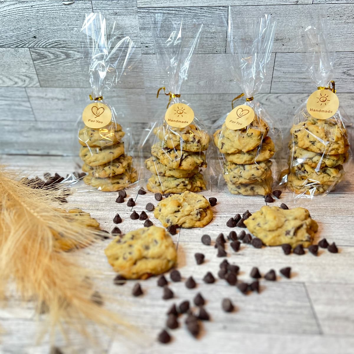 Chocolate chip cookies photo